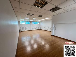For rent 3 bedrooms retail Space in Wang Thonglang, Bangkok