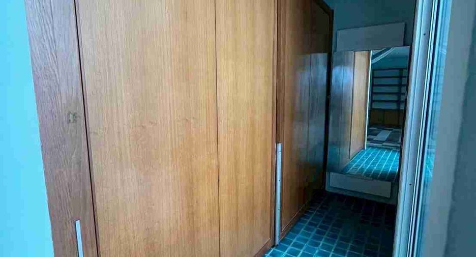 For sale 5 bedrooms house in Saphan Sung, Bangkok