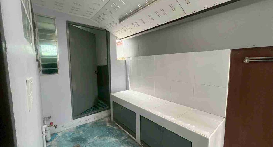 For sale 5 bedrooms house in Saphan Sung, Bangkok