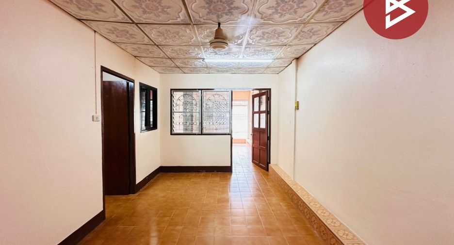 For sale 2 bedrooms townhouse in Mueang Nakhon Pathom, Nakhon Pathom