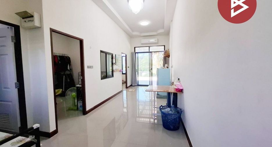 Casa adosada en venta de 2 habitaciones en Photharam, Ratchaburi