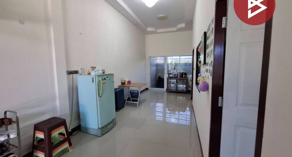 Casa adosada en venta de 2 habitaciones en Photharam, Ratchaburi