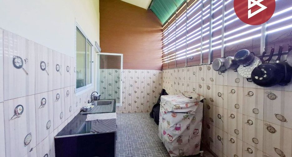 Casa adosada en venta de 2 habitaciones en Photharam, Ratchaburi