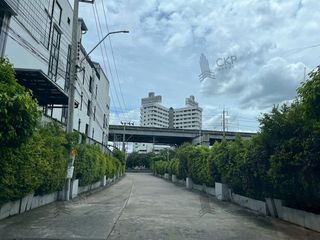 出售 1 卧室 公寓 在 Bang Na, 曼谷