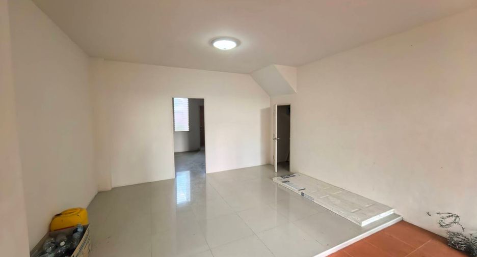 Casa adosada en venta de 7 habitaciones en Ban Chang, Rayong