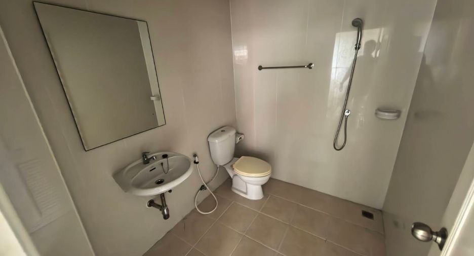 Casa adosada en venta de 7 habitaciones en Ban Chang, Rayong