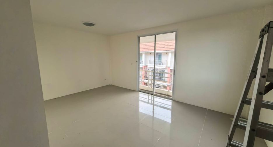 Casa adosada en venta de 7 habitaciones en Ban Chang, Rayong