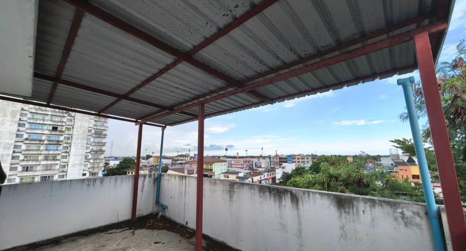 Casa adosada en venta de 7 habitaciones en Ban Chang, Rayong
