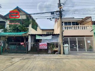 For sale 2 ベッドルーム townhouse in Chatuchak, Bangkok