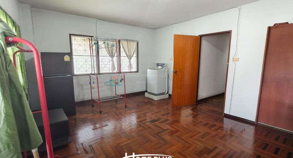 Reihenhaus zum Kauf mit 6 Zimmer in Wang Thonglang, Bangkok