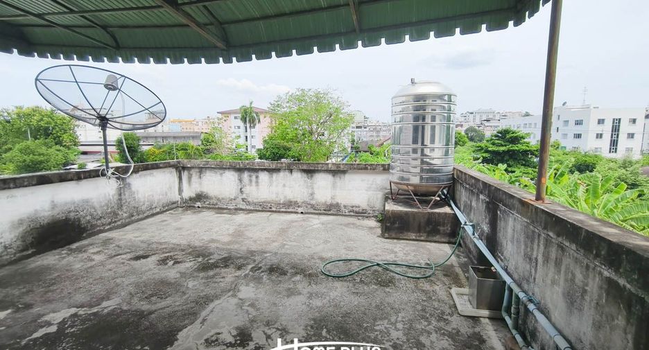 Reihenhaus zum Kauf mit 6 Zimmer in Wang Thonglang, Bangkok