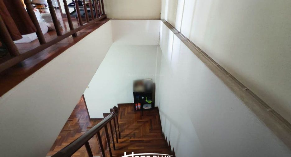 Reihenhaus zum Kauf mit 6 Zimmer in Wang Thonglang, Bangkok