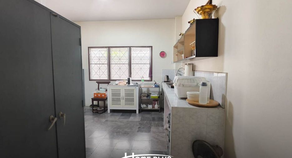 Reihenhaus zum Kauf mit 6 Zimmer in Wang Thonglang, Bangkok