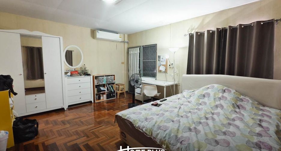 Reihenhaus zum Kauf mit 6 Zimmer in Wang Thonglang, Bangkok