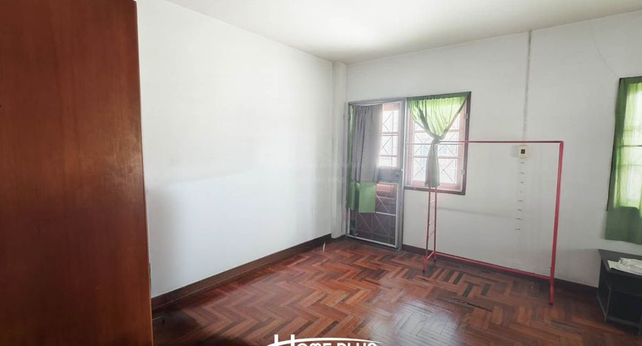 Reihenhaus zum Kauf mit 6 Zimmer in Wang Thonglang, Bangkok