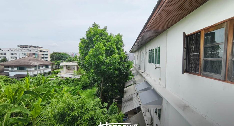 Reihenhaus zum Kauf mit 6 Zimmer in Wang Thonglang, Bangkok