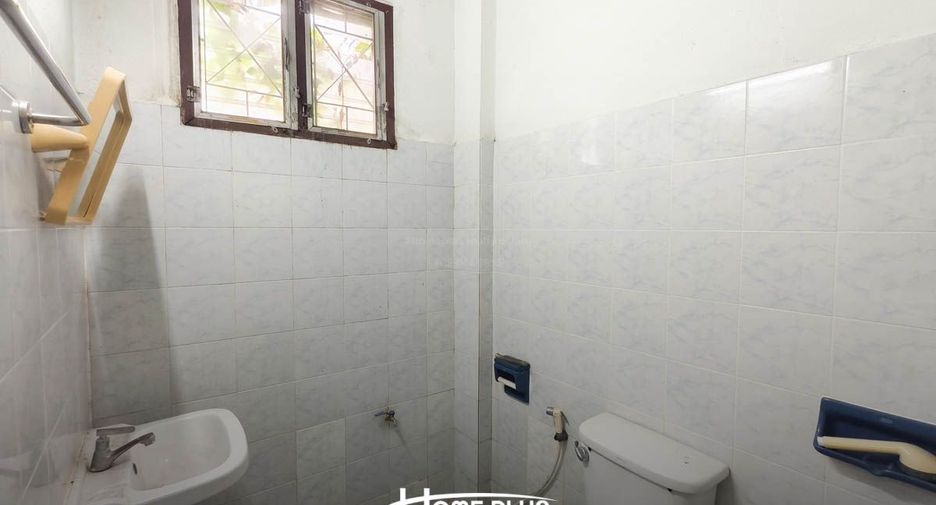 Reihenhaus zum Kauf mit 6 Zimmer in Wang Thonglang, Bangkok