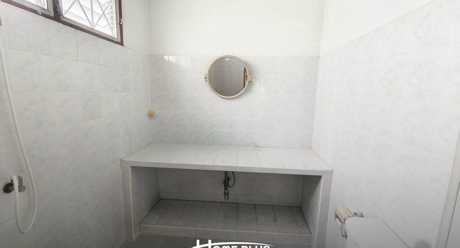 Reihenhaus zum Kauf mit 6 Zimmer in Wang Thonglang, Bangkok