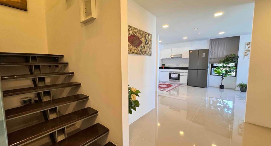 Wohnung zum Kauf mit 3 Zimmer in Si Racha, Chonburi