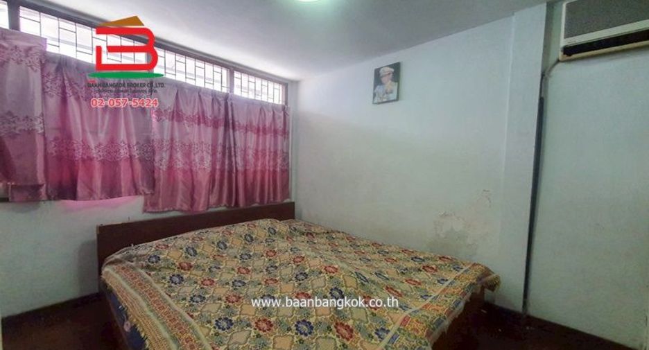 For sale 3 bedrooms townhouse in Bang Sue, Bangkok
