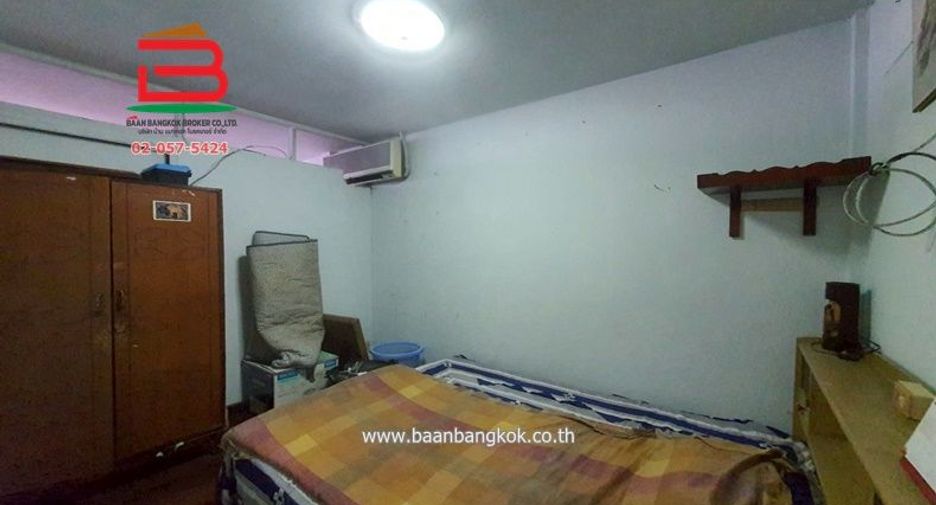 For sale 3 bedrooms townhouse in Bang Sue, Bangkok