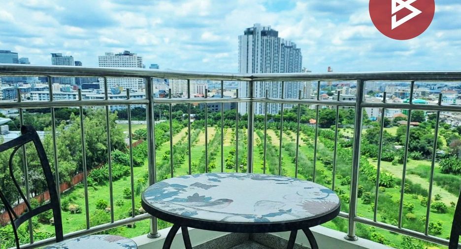 For sale 2 bedrooms condo in Huai Khwang, Bangkok