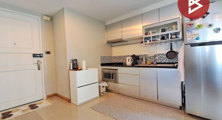 For sale 2 bedrooms condo in Huai Khwang, Bangkok