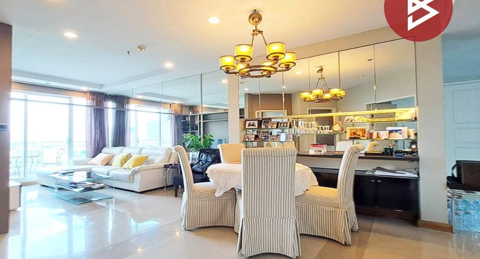 For sale 2 bedrooms condo in Huai Khwang, Bangkok