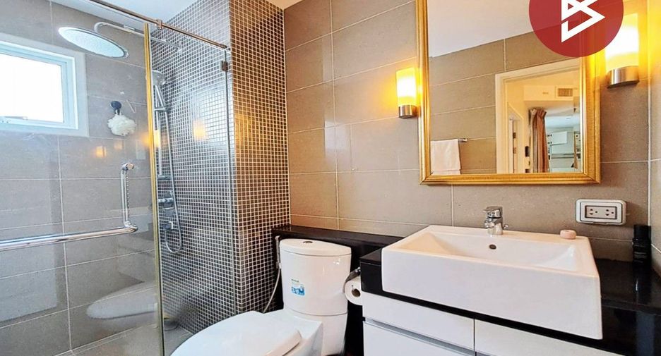 For sale 2 bedrooms condo in Huai Khwang, Bangkok