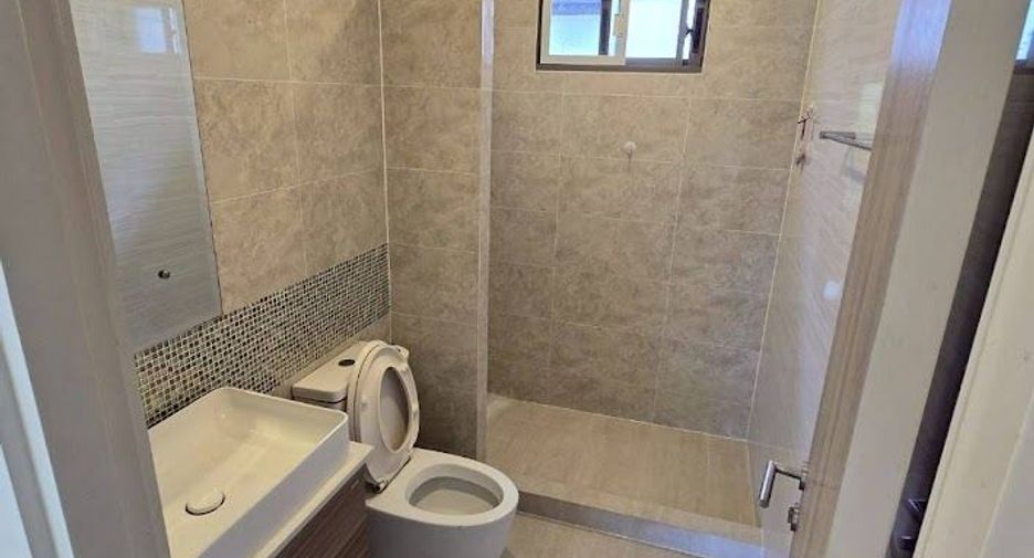 Haus zum Kauf mit 4 Zimmer in Lat Krabang, Bangkok