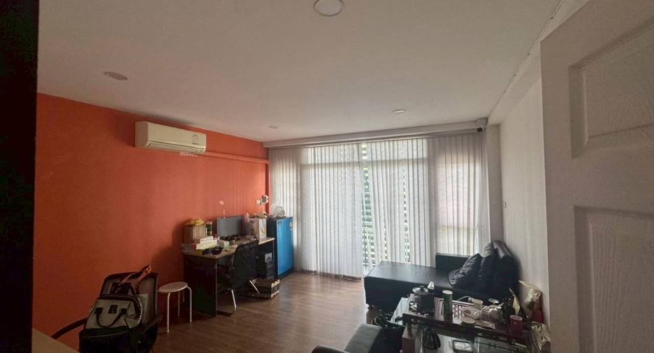 For sale 3 ベッドルーム retail Space in Mueang Chiang Mai, Chiang Mai