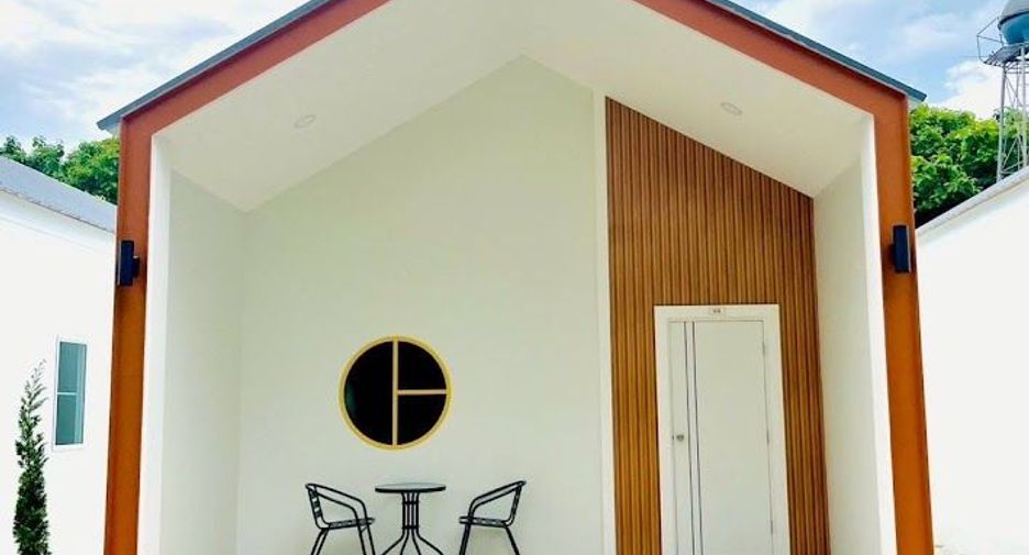 For sale 7 bedrooms hotel in Khlong Toei, Bangkok