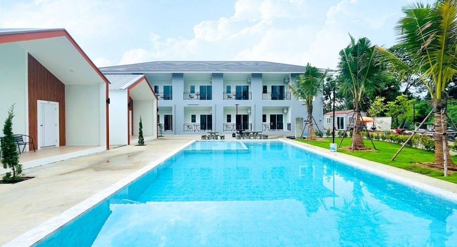 For sale 7 bedrooms hotel in Khlong Toei, Bangkok