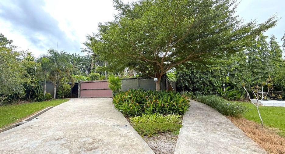 For sale 3 bedrooms villa in Mueang Krabi, Krabi