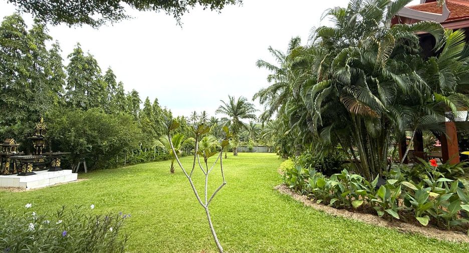 For sale 3 bedrooms villa in Mueang Krabi, Krabi