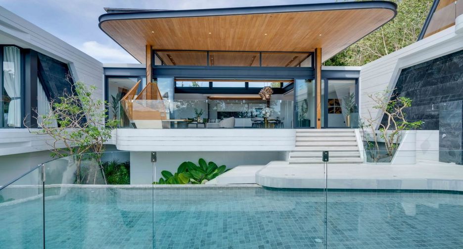 For sale 4 bedrooms villa in Thalang, Phuket