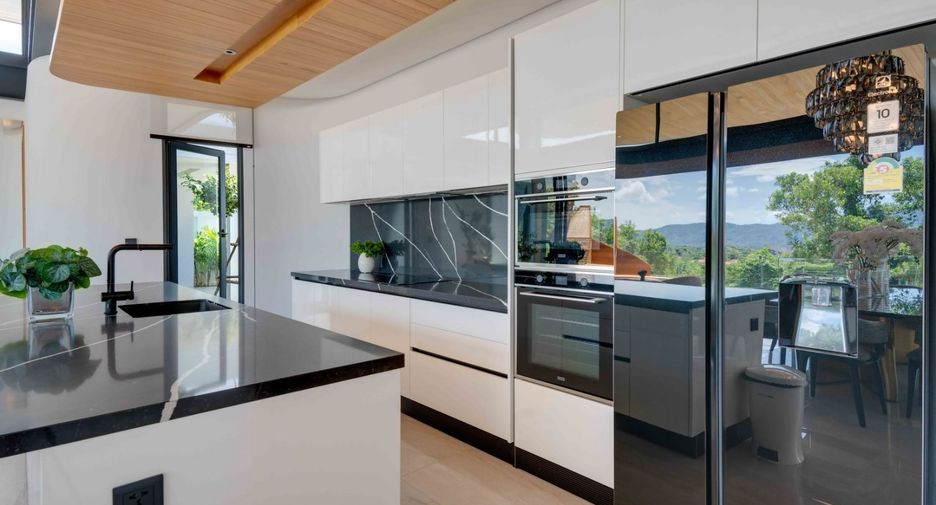 For sale 4 bedrooms villa in Thalang, Phuket