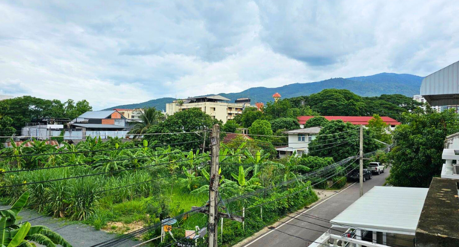 For rent 3 bedrooms townhouse in Mueang Chiang Mai, Chiang Mai