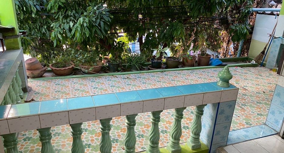 Casa en alquiler de 5 habitaciones en Lat Phrao, Bangkok