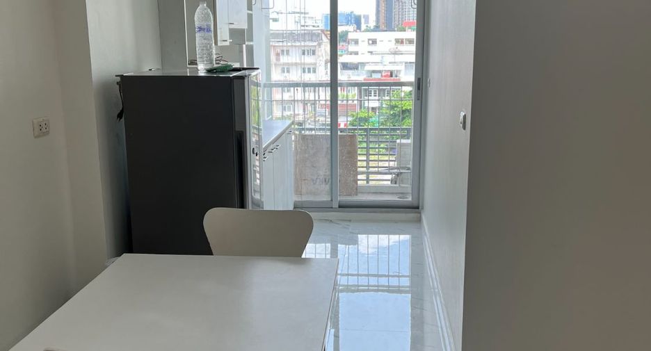 Wohnung zur Miete mit 1 Zimmer in Watthana, Bangkok