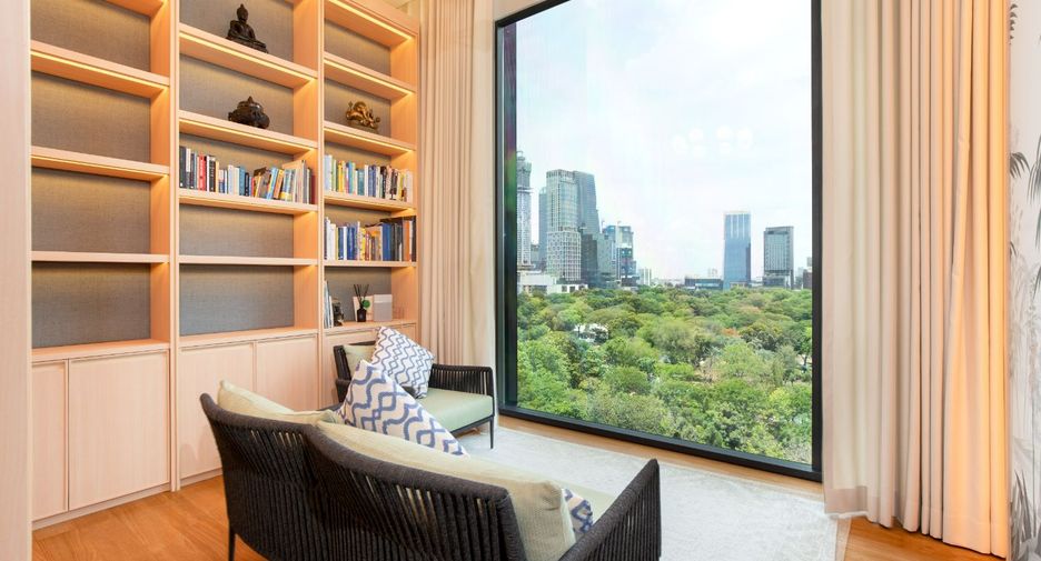 For sale 3 bedrooms condo in Pathum Wan, Bangkok