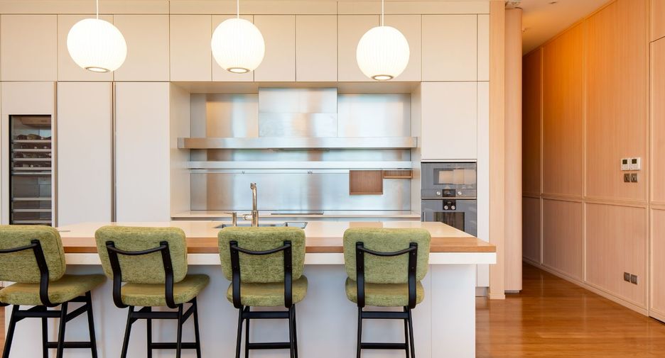 For sale 3 bedrooms condo in Pathum Wan, Bangkok