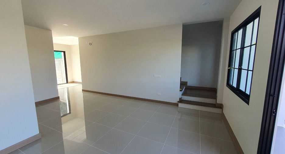 For sale 3 bedrooms townhouse in Bang Phli, Samut Prakan