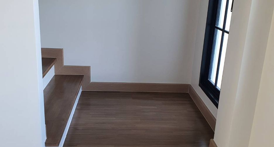 For sale 3 bedrooms townhouse in Bang Phli, Samut Prakan