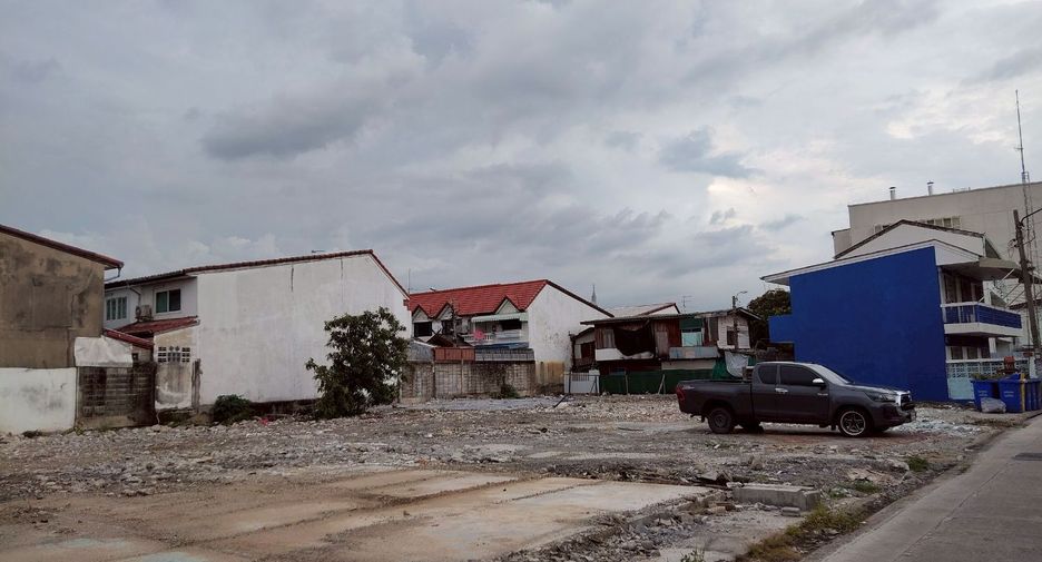Grundstück zum Kauf in Pak Kret, Nonthaburi