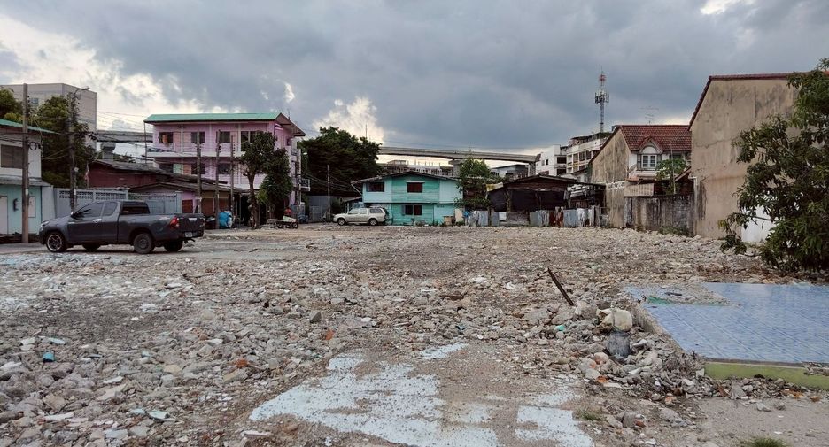 Grundstück zum Kauf in Pak Kret, Nonthaburi