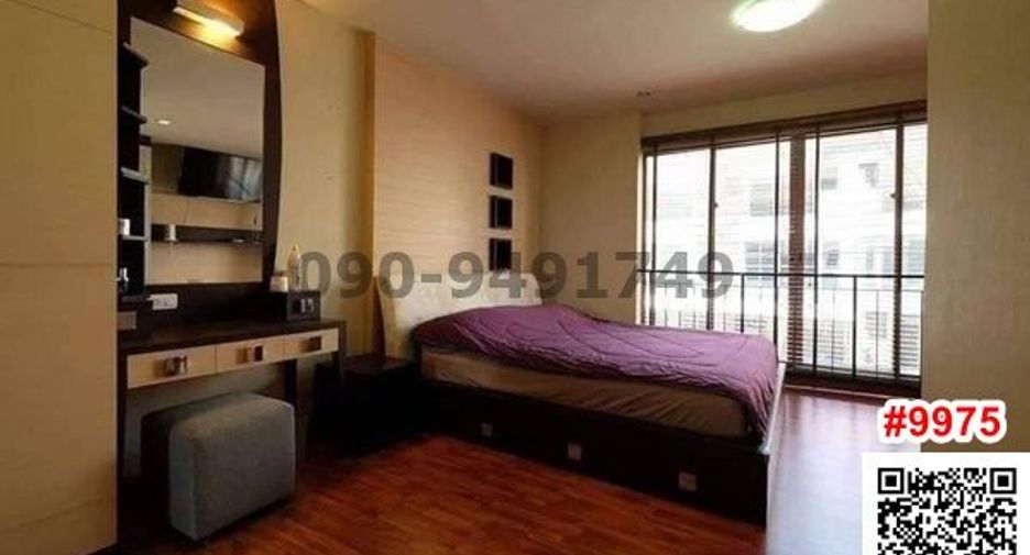 For rent 3 bedrooms townhouse in Phra Khanong, Bangkok