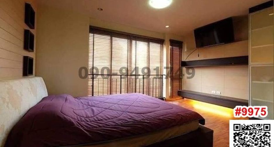 For rent 3 bedrooms townhouse in Phra Khanong, Bangkok