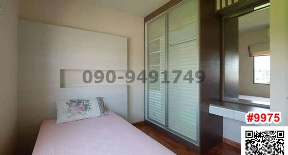 For rent 3 bedrooms townhouse in Phra Khanong, Bangkok