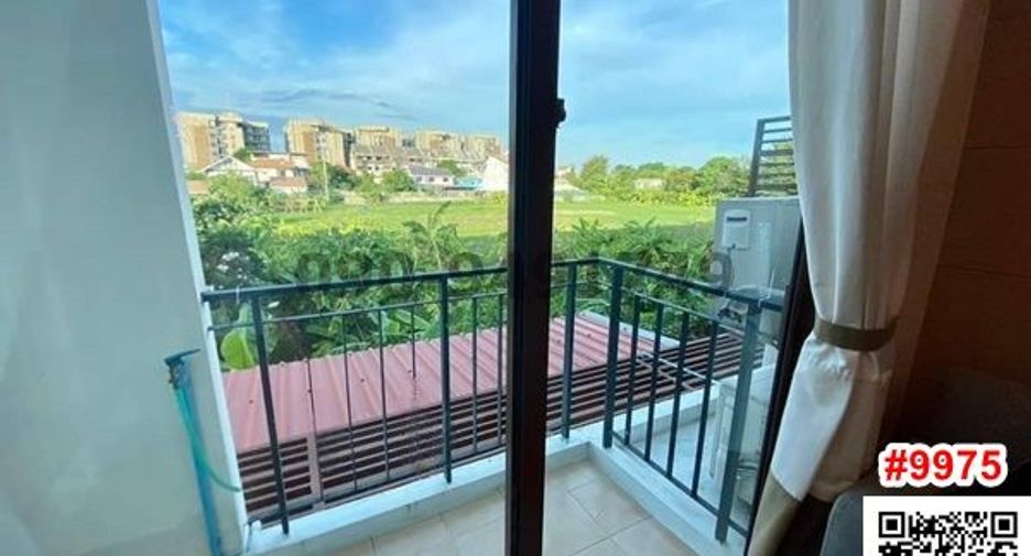 For rent 3 bedrooms townhouse in Phra Khanong, Bangkok